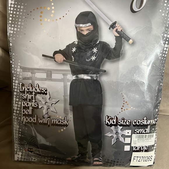 LAST ONE NWT kids NINJA Costume Size Small Ninja outfit Shirt pants belt hood - Picture 3 of 6